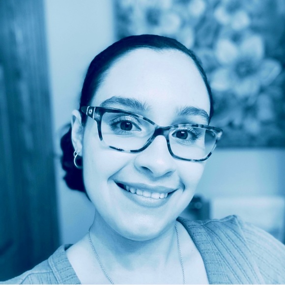 Meet your Posher, Leanne - Picture 2 of 2